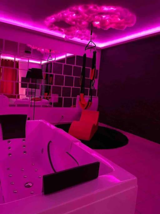 CourcouronnesJeu De Regards - Jacuzzi/Balneoアパートメント エクステリア 写真